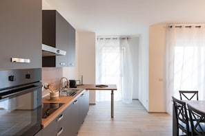 Family Apartment | Private kitchen | Stovetop, espresso maker - Dimora Rosselli Apartments (Fasano)