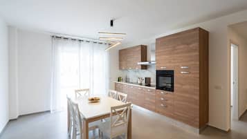 Standard Apartment | In-room dining