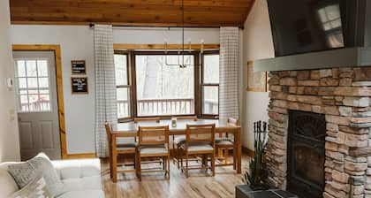 Cabin in the woods with hot tub and lake views. Pets welcome! Close to Nordic.