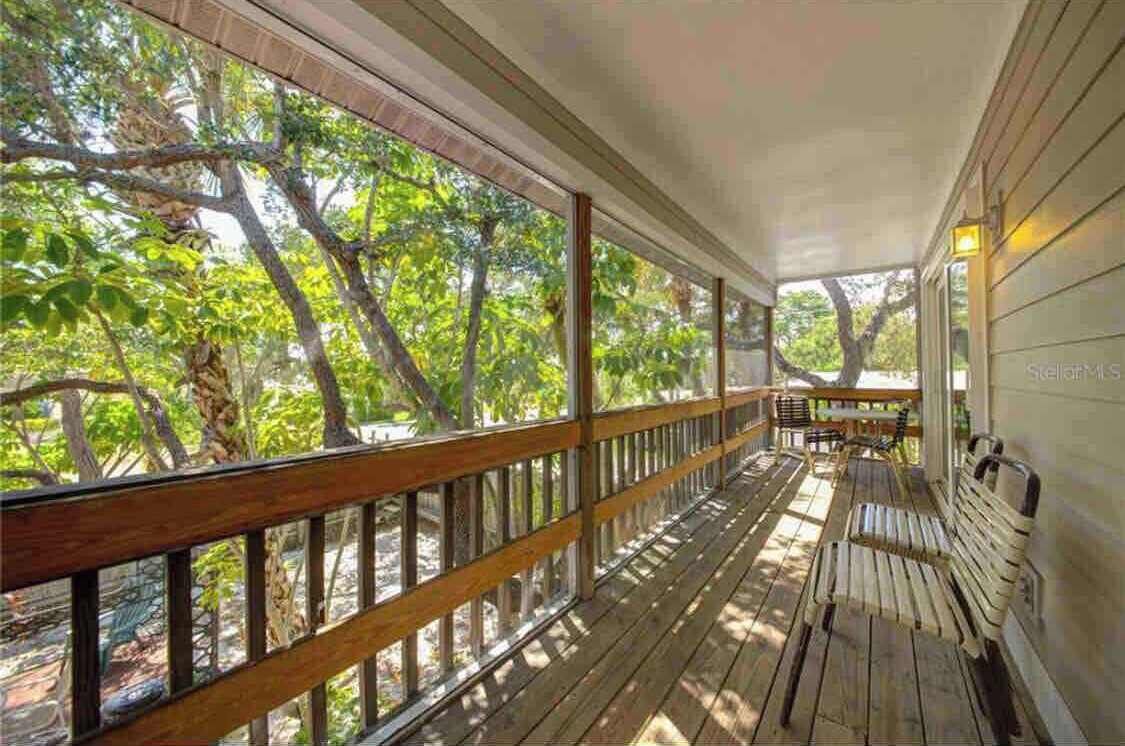 Your own Private screened in lanai. Facing west for fantastic siesta key sunsets.