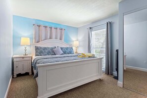 Unclassified image, 4 of 30, button - Siesta Shores 2Bed/2Bath Heated Pool! (Sarasota)