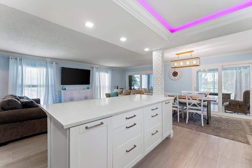 Siesta Shores 2Bed/2Bath Heated Pool!