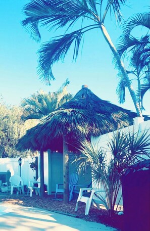 Terrace/patio - Sarasota - Siesta Shores Studio - King bed - Pool! (Sarasota)