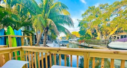 Siesta Key ~New Waterview studio ~ sleeps 4 ~ pool