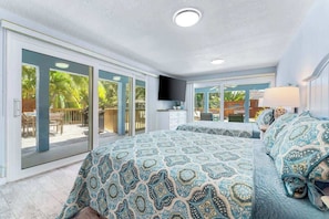 1 bedroom, iron/ironing board - Siesta Key ~New Waterview studio ~ sleeps 4 ~ pool (Siesta Key)