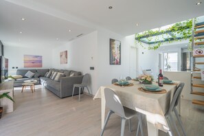 Dining - Rubi de la Torre, Chalet 5StarsHome Mallorca (Santa Margalida)