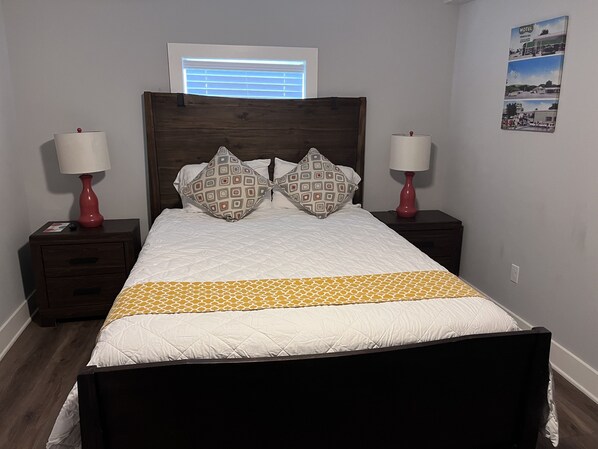 Cottage #8 | Blackout drapes, free WiFi