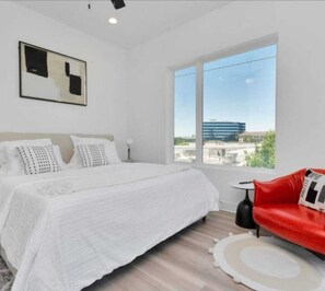 3 bedrooms, iron/ironing board, travel crib, WiFi