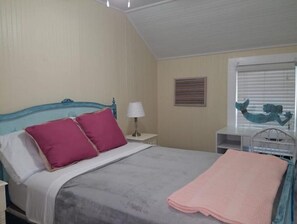 2 habitaciones, escritorio, tabla de planchar con plancha y wifi gratis 