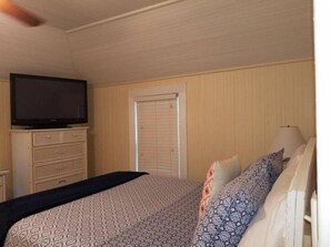 2 habitaciones, escritorio, tabla de planchar con plancha y wifi gratis 