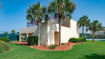 公寓客房 (Ocean and Racquet 8208) | 外觀