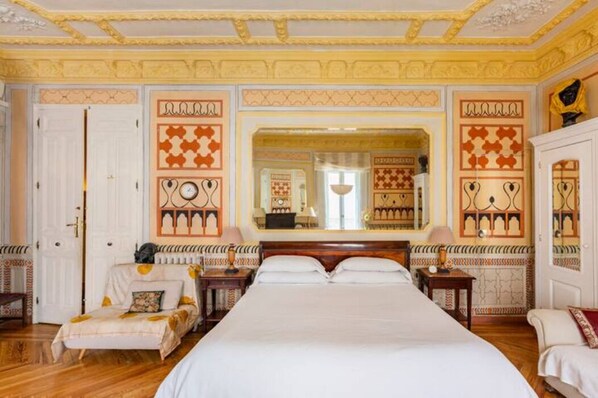 1 Schlafzimmer, Schreibtisch, Bügeleisen/Bügelbrett, Reisekinderbett