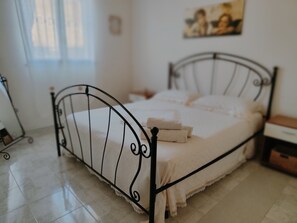 2 chambres, fer et planche à repasser, Wi-Fi, literie fournie