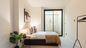 Unclassified image, 4 of 52, button - Luxurious & Modern | Honor Oak Apartment (Greater London)