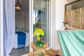 2 bedrooms, iron/ironing board, free WiFi, bed sheets - Your Beach Front Retro Hideaway in Salou (Salou)