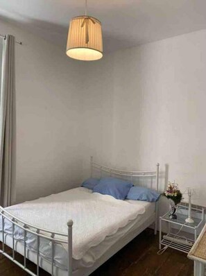 1 室のベッドルーム、WiFi、ベッドシーツ