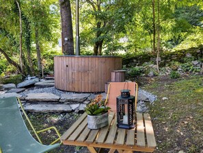 Property grounds - Beautiful apartment for 5 guests with WIFI, hot tub and patio (Dorio)