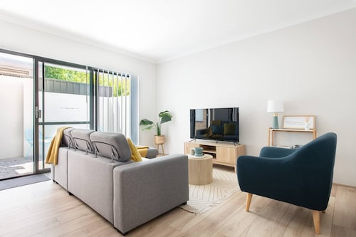Vibrant & Peaceful 3BR Gem | Walk to River & Cafes
