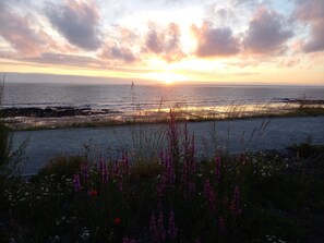 Aurinkotuoleja, rantapyyhkeitä