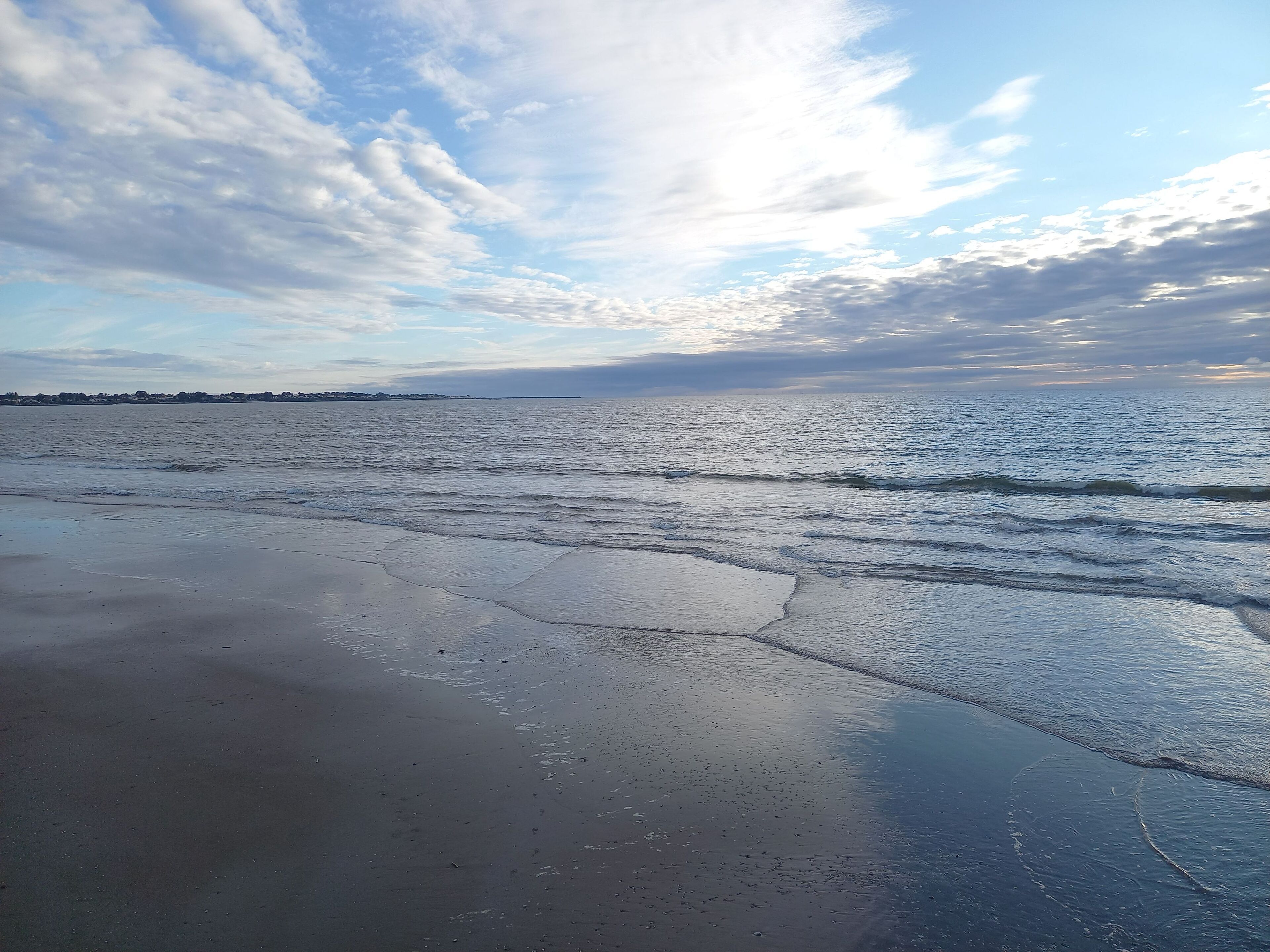 Chaises longues, serviettes de plage