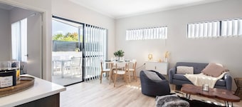 Cozy Lovely 2bdrm walk to river