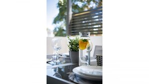 Dining - The Ultimate Perth Hub: 2BR near River Freo & City (Attadale)