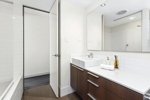 Hair dryer - Urban Elegance | Chic 3BR Family Retreat in Perth (Perth)