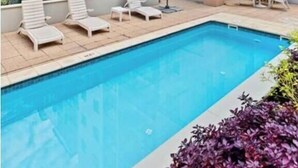 Pool - Marvellous Mounts Bay 2BR Apt (Perth)