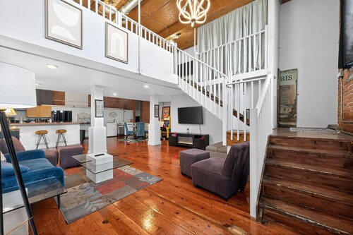 Stylish Loft with Modern Amenities in Detroit