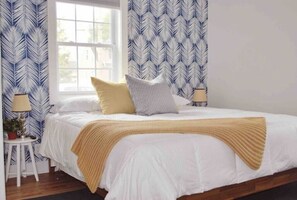 3 bedrooms, travel crib
