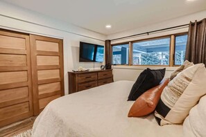 2 bedrooms, iron/ironing board, travel crib, WiFi