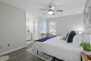 3 chambres, bureau, Wi-Fi, draps fournis