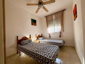 3 soverom, reiseseng for barn, wi-fi (inkludert) og sengetøy