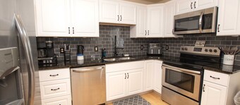 Dogs Welcome, Beach Access, Sun Deck, Covered Deck