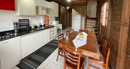 Woody House Chalé - O Refúgio Para sua Família na Praia em Florianópolis
