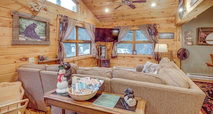 40-Acre, Off-Grid Wakefield Retreat w/ Gas Grill!