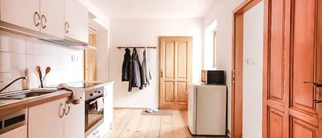 Réfrigérateur, micro-ondes, four, lave-vaisselle