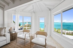 Interior - Waterfront Georgetown home, 8ppl,Chef, Boat Tour (Exuma)