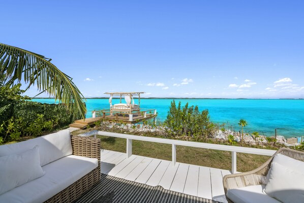 المنطقة المحيطة بالمنشأة