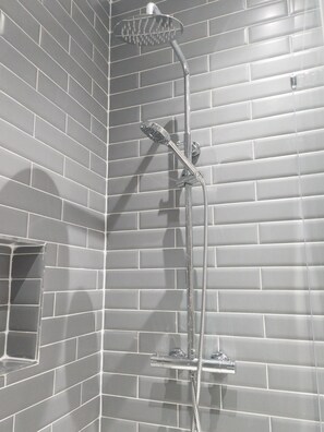 Bathroom - Principality Suites (1 bed) (Cardiff)