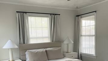 2 bedrooms, iron/ironing board, free WiFi, bed sheets