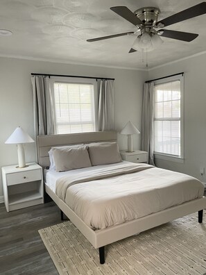 2 bedrooms, iron/ironing board, free WiFi, bed sheets