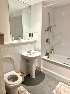 Apartment | Bathroom