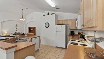 獨棟房屋, 多張床, 可使用泳池, 泳池景觀 (CLD4676) | 私人廚房 | 咖啡機/沖茶器、電熱水壺、烤麵包機