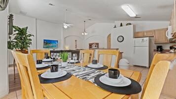 獨棟房屋, 多張床, 可使用泳池, 泳池景觀 (CLD4676) | 用餐區