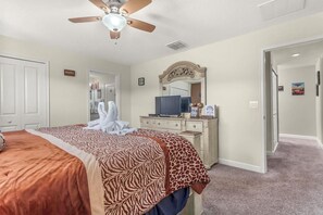 하우스, 침대(여러 개), 수영장 이용 (MVD1583) | 4 개의 침실, 각각 다른 스타일의 인테리어, 각각 다르게 가구 비치, 침대 시트