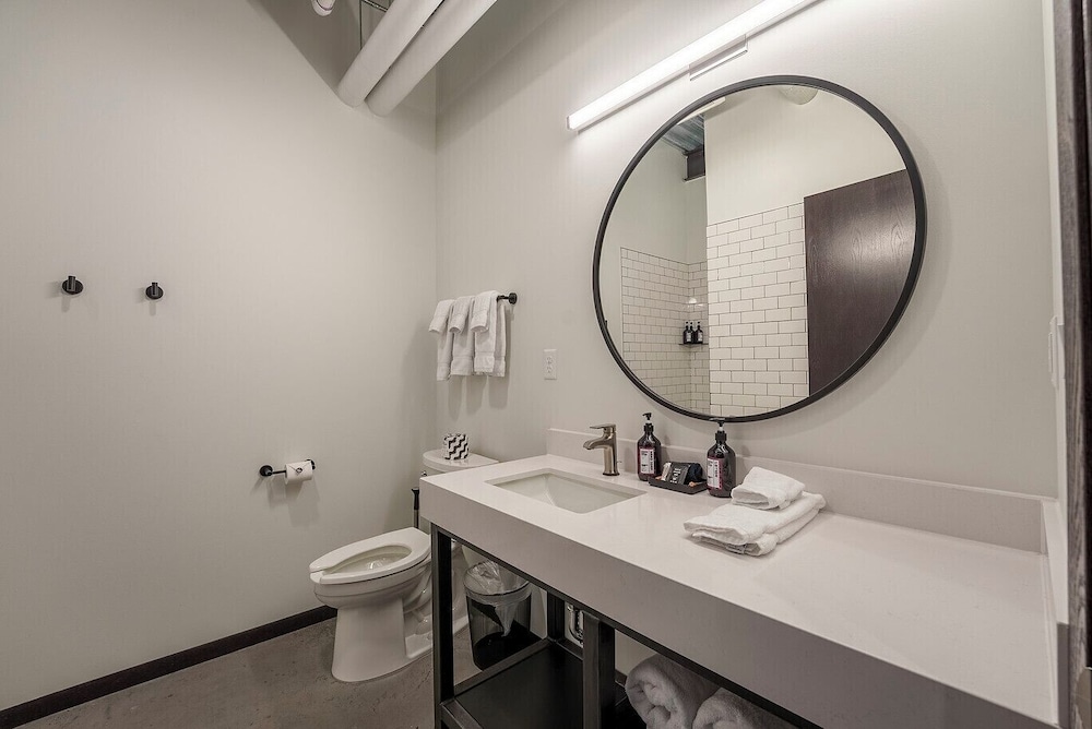 Brewhalla - Market / Events / Hotel by null