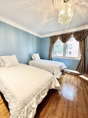 5 Schlafzimmer, Bügeleisen/Bügelbrett, kostenloses WLAN, Bettwäsche