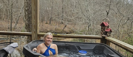 Outdoor spa tub