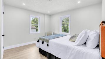 2 makuuhuonetta, silitysrauta/-lauta, ilmainen Wi-Fi, vuodevaatteet